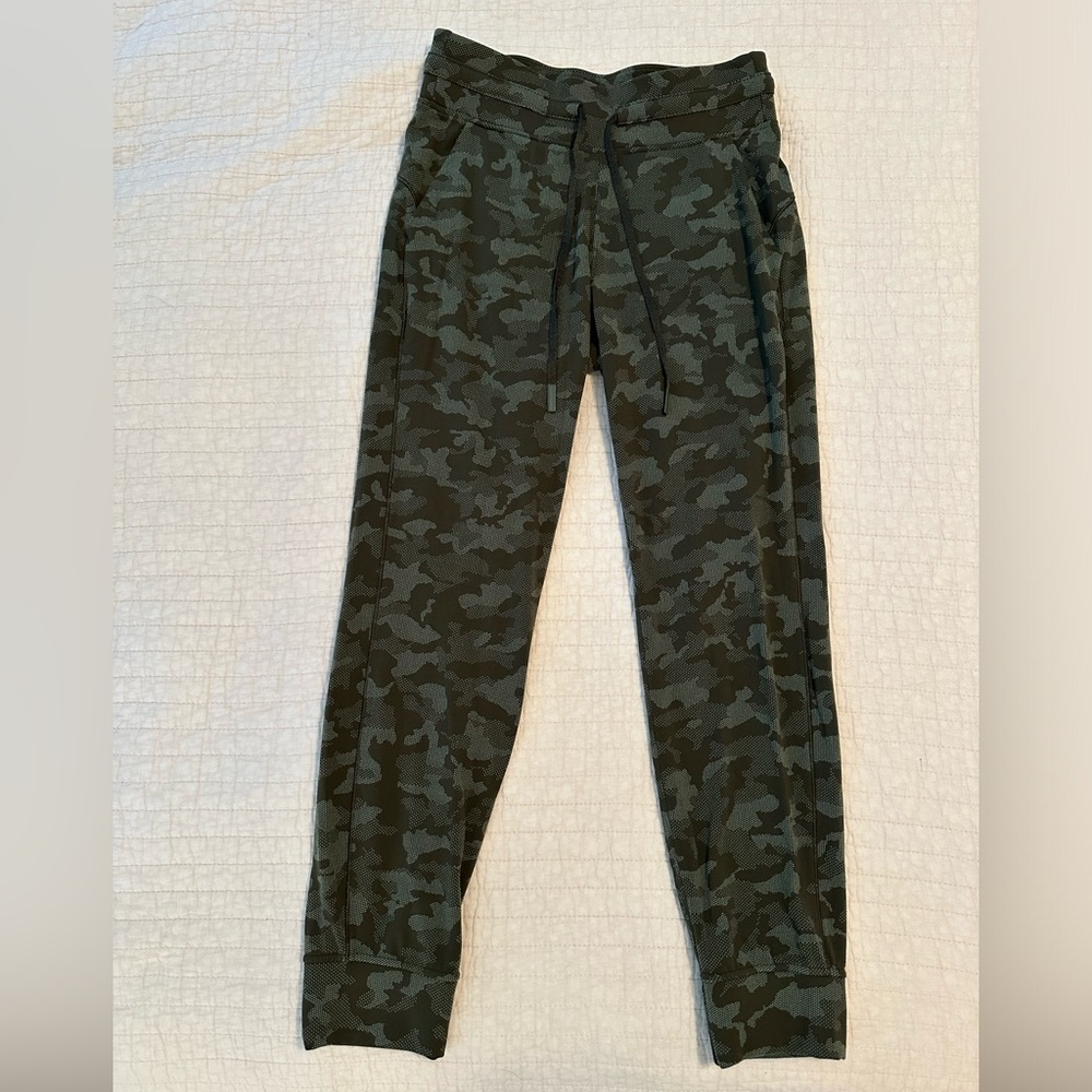 Lululemon Ready to Rulu Jogger
